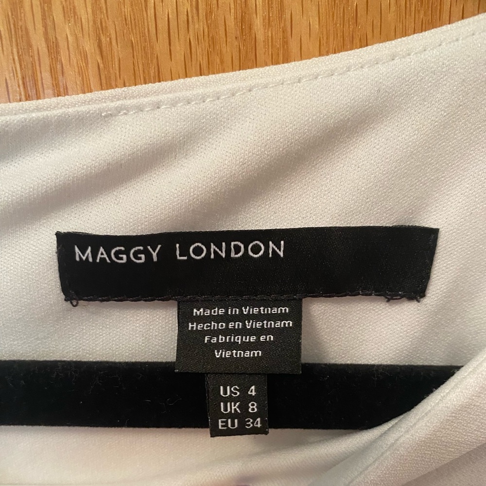 Maggy London size 4 black & white dress with belt - Picture 3 of 4